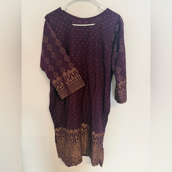 Purple & Gold 3 Piece Printed Suit Traditional Salwar Kameez - Picture 3 of 5